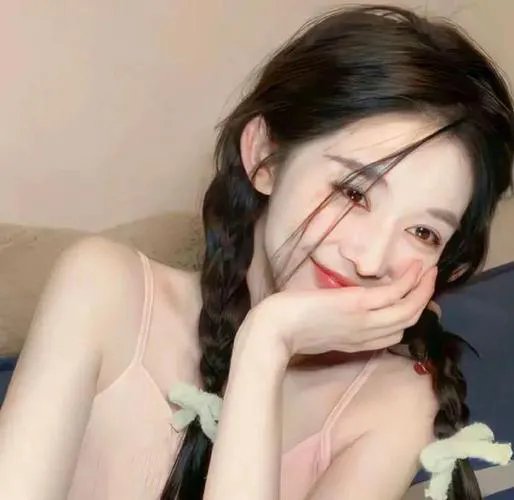 乳房与月亮